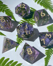 Load image into Gallery viewer, Violet Evergarden 7-Piece Dice Set
